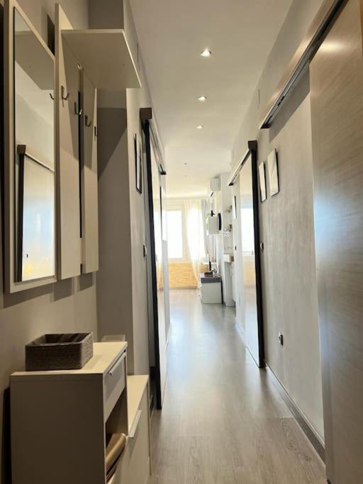 Espectacular Apartamento Junto Al Mar, Con Piscina En Малага Экстерьер фото